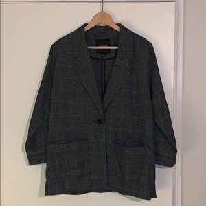 Houndstooth blazer in gray, size small.